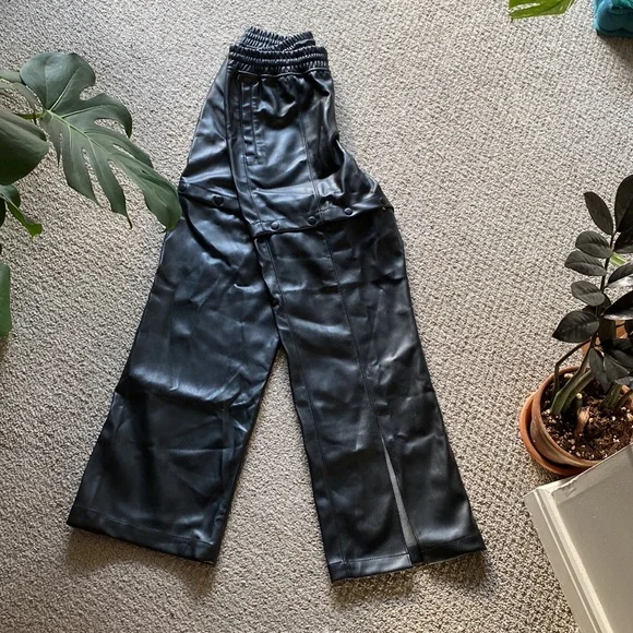 ADIDAS PLEATHER TRACK PANT- with convertible shorts via snaps, and split ankle - Picture 3 of 5